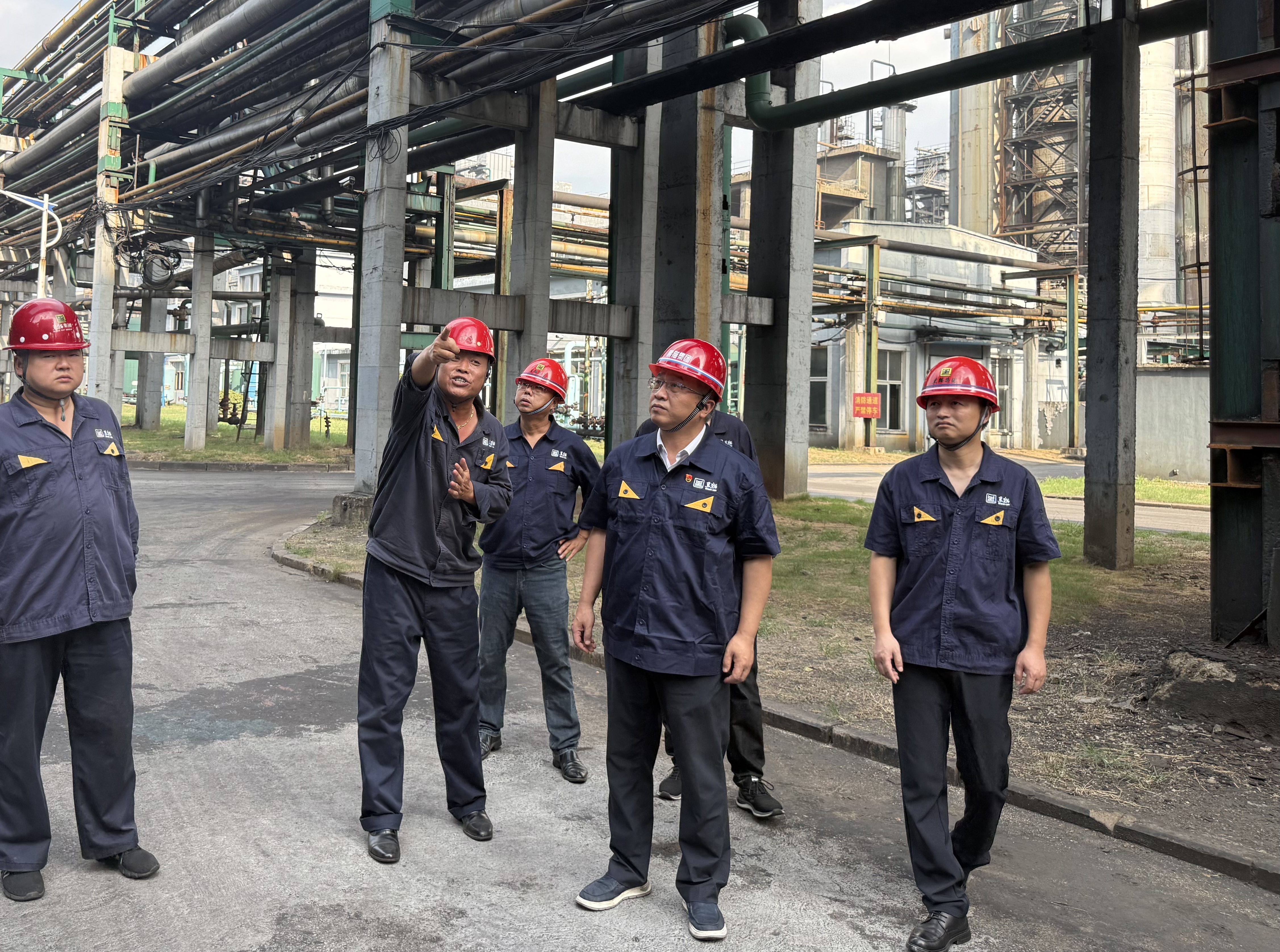 汪羽到一線督導安全生產(chǎn)環(huán)保工作.jpg 汪羽到一線督導安全生產(chǎn)環(huán)保工作.jpg